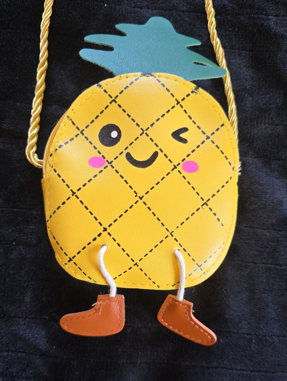 New UNUSED Adorable Pineapple Shoulder Bag – Yellow